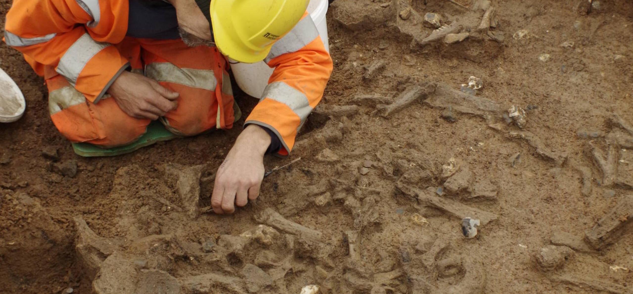archaeologist excavating at Datchet (Berkshire Archaeology)