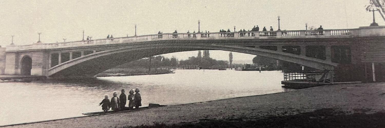 その他 The Bridge (Cambridge Reading) The Bridge by Bill Konigsberg | Goodreads